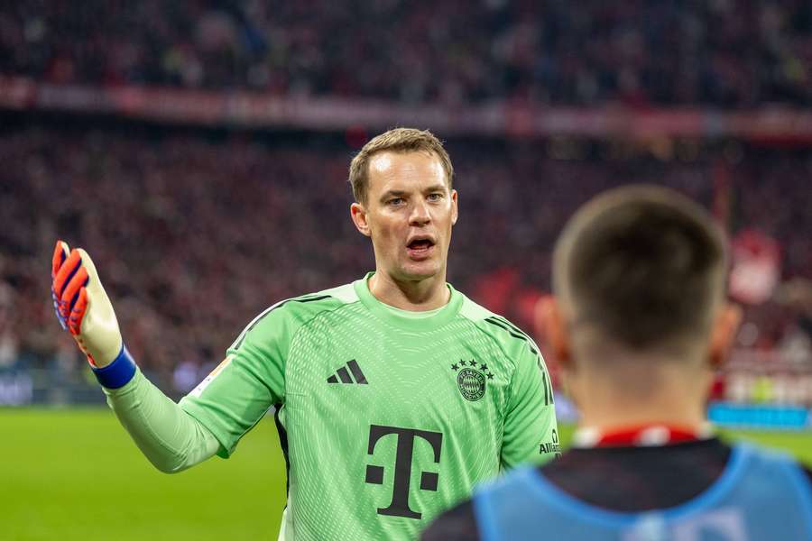 Manuel Neuer stellt einen neuen Rekord auf. Manuel Neuer stellt einen neuen Rekord auf.