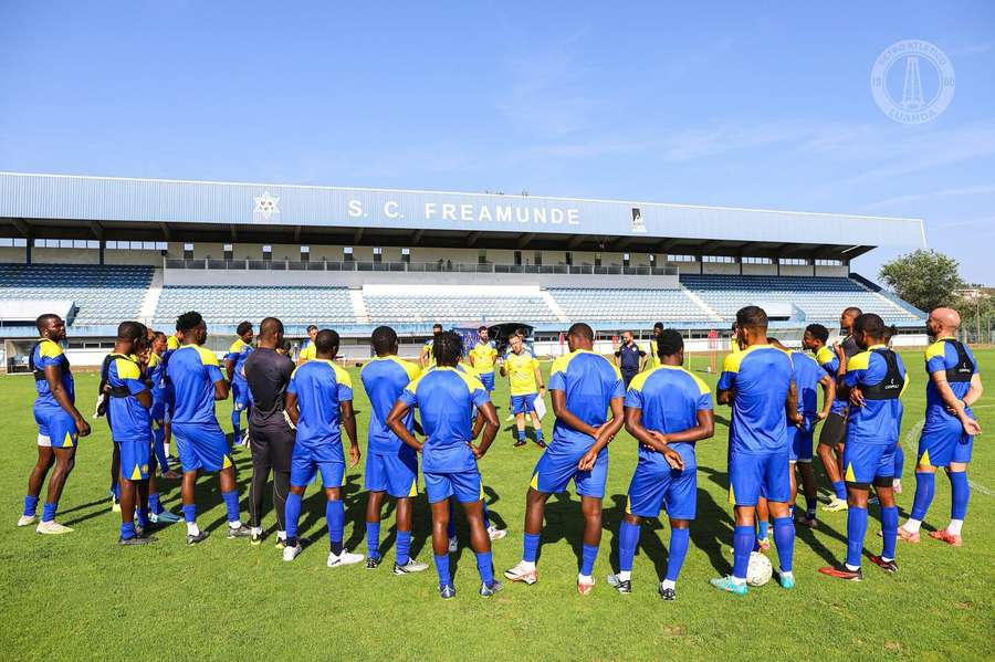 Cinco jogadores que atuam em Portugal na lista