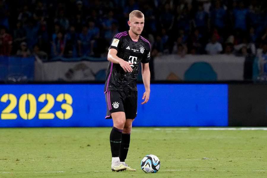 Matthijs de Ligt sofreu nova lesão na derrota na Taça da Alemanha