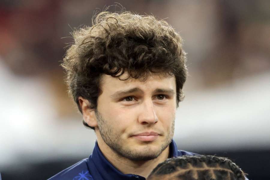 Joao Neves set to extend Paris Saint-Germain contract