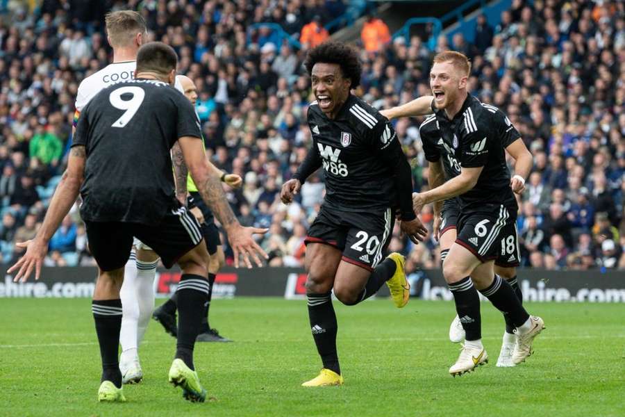 Willian marca e Fulham vence com show de Andreas Pereira