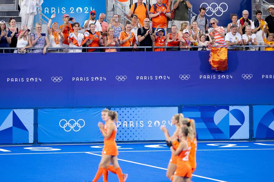 De Nederlandse hockeyvrouwen spelen maandag in de kwartfinale tegen Groot-Brittannië