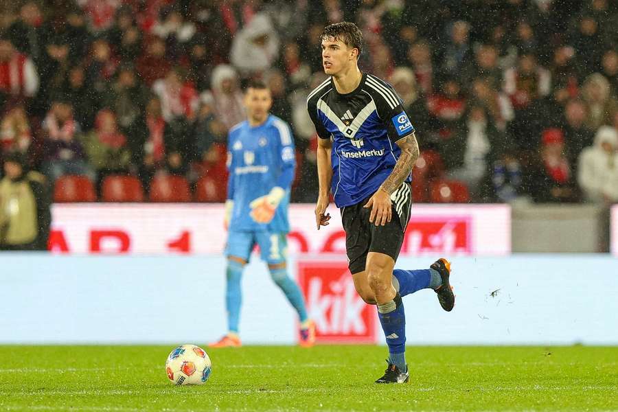 Borussia Dortmund coach Kovac full of praise for Spurs prospect Vuskovic Borussia Dortmund coach Kovac full of praise for Spurs prospect Vuskovic