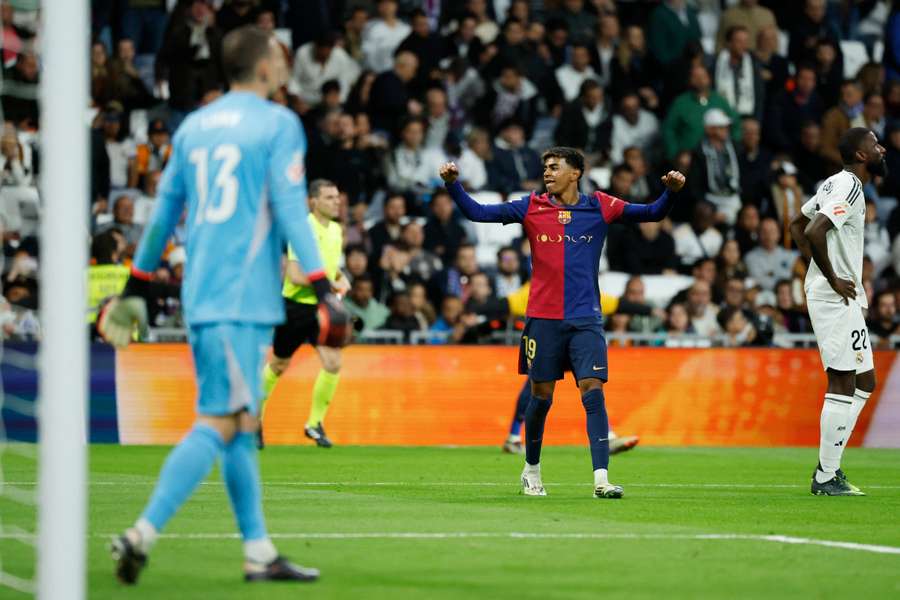 Lamine Yamal festeja o seu golo diante do Real Madrid