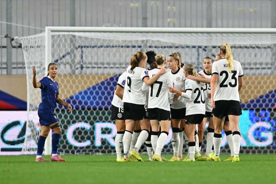 Die deutsche Frauen-Nationalmannschaft kennt ihre Gegner auf dem Weg zur WM 2027. Die deutsche Frauen-Nationalmannschaft kennt ihre Gegner auf dem Weg zur WM 2027.