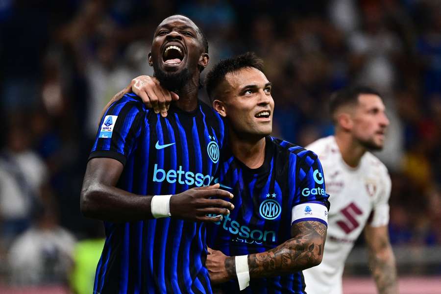 Marcus Thuram e Lautaro Martinez esultano durante Inter-Torino