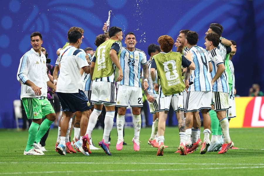 Argentíne sa podarilo otočiť vývoj stretnutia. Argentíne sa podarilo otočiť vývoj stretnutia.