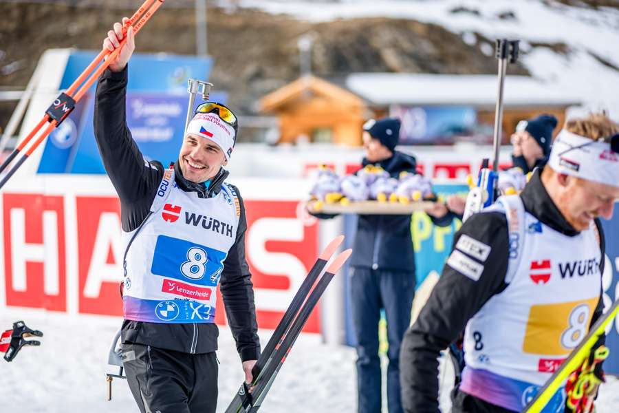 Michal Krčmář dotáhl smíšenou štafetu po povedeném finiši ke druhému místu. Michal Krčmář dotáhl smíšenou štafetu po povedeném finiši ke druhému místu.