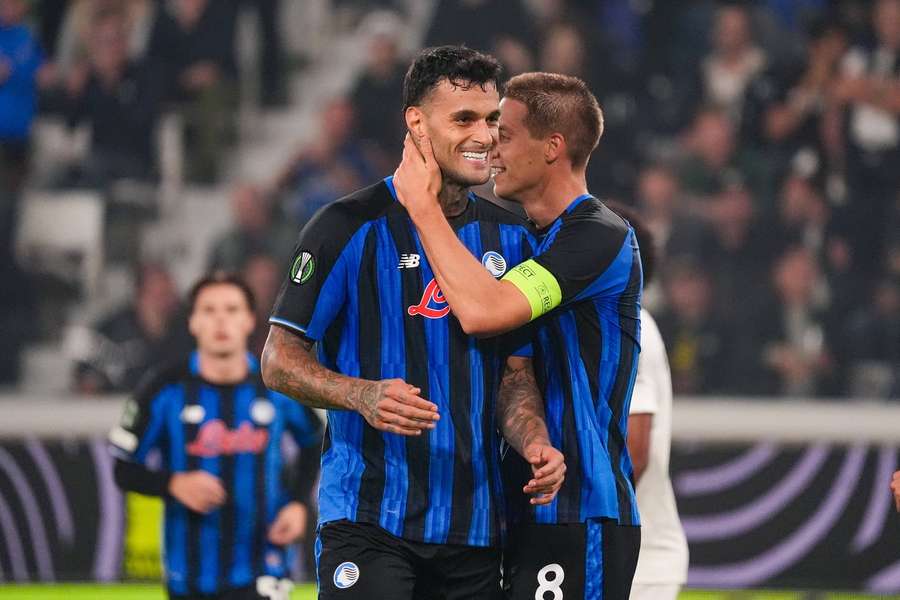 Scamacca celebrates his goal