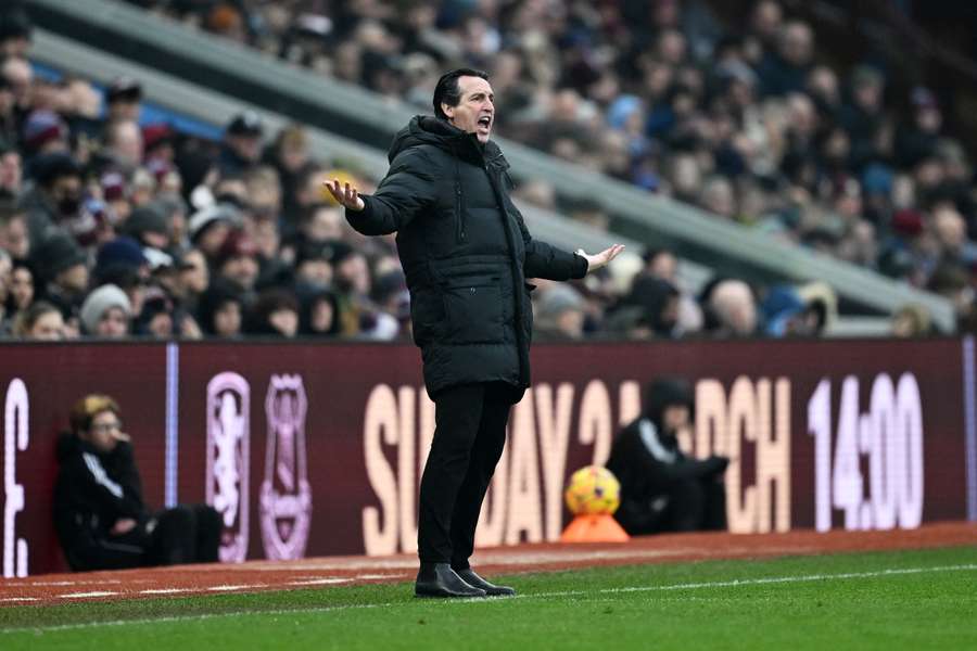 Aston Villa boss Emery on the touchline