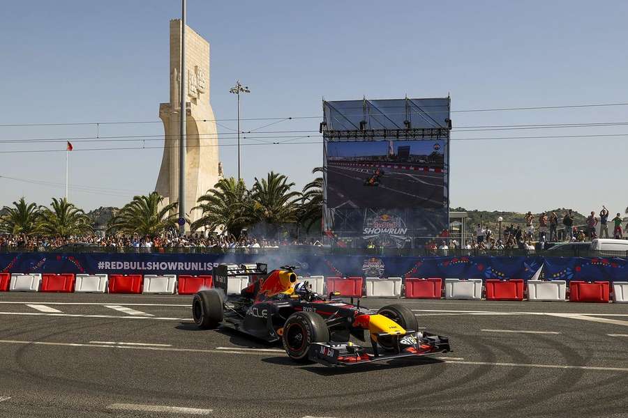 El monoplaza con el que Vettel ganó el Mundial 2011 por las calles de Lisboa