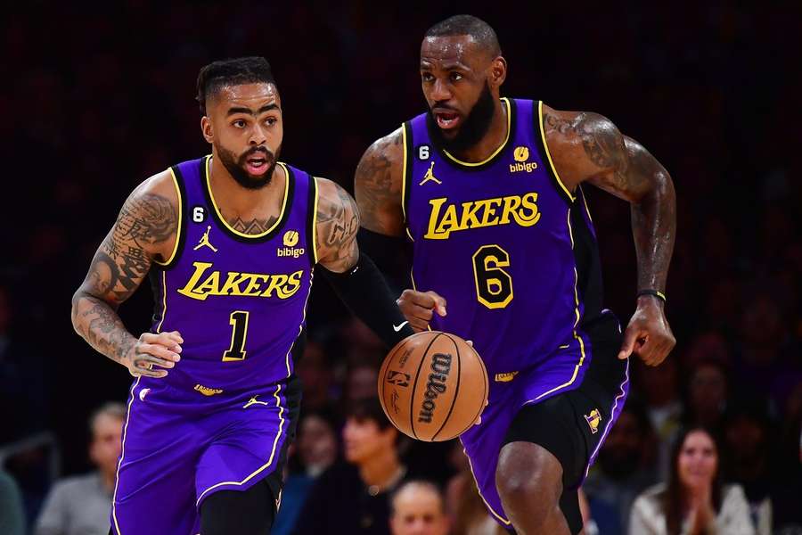 D'Angelo Russell i LeBron James