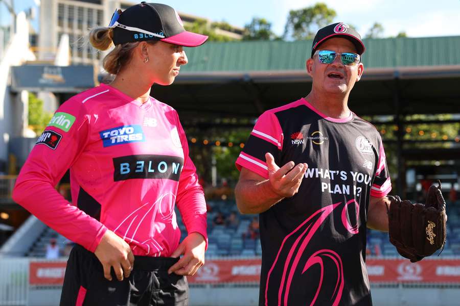 Matthew Mott has moved across from WBBL head coach to BBL head coach. Matthew Mott has moved across from WBBL head coach to BBL head coach.