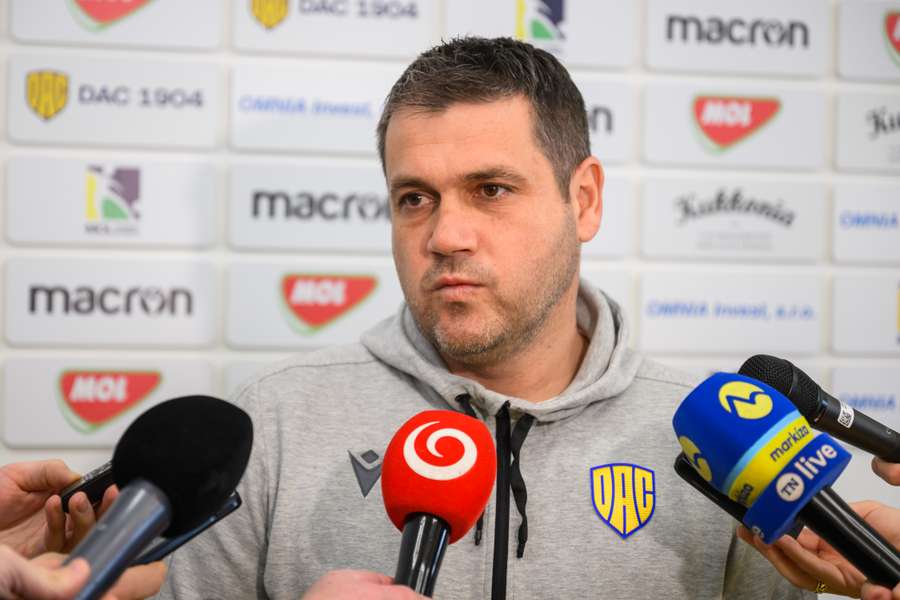 Tréner DAC Branislav Fodrek.