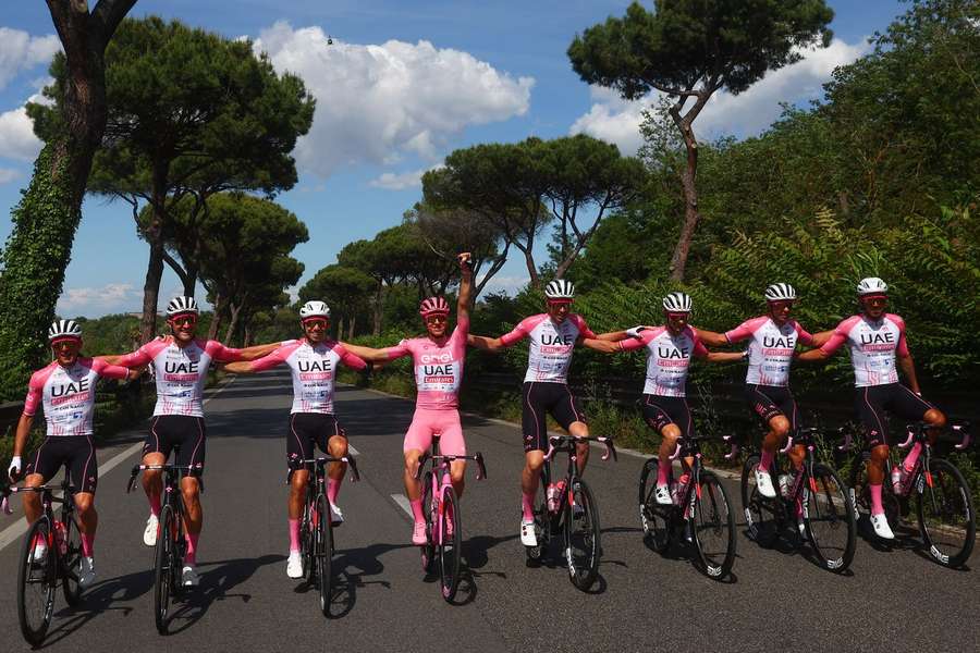 A foto de equipa no Giro