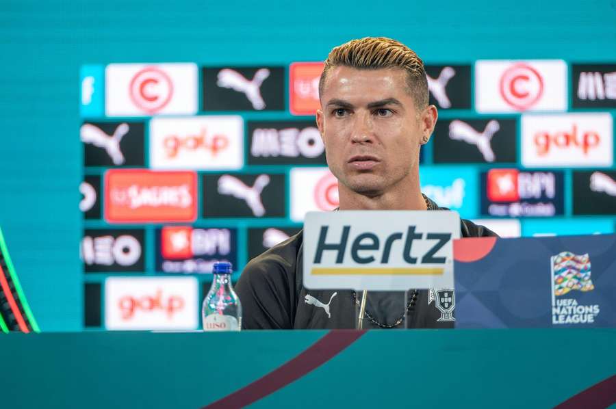 Ronaldo auf der Pressekonferenz vor dem Wales-Spiel Ronaldo auf der Pressekonferenz vor dem Wales-Spiel