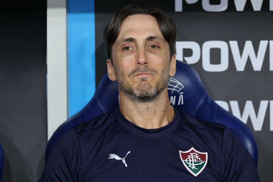 Zubeldía arma Fluminense para duelo no Sul do país