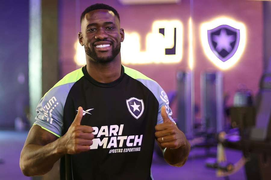 Bastos pode voltar a vestir a camisola de Angola Bastos pode voltar a vestir a camisola de Angola