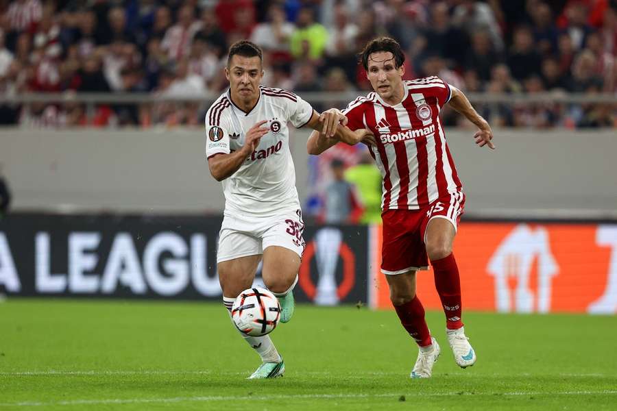 Lo Sparta Praga lotta in Grecia sul campo dell'Olympiakos.