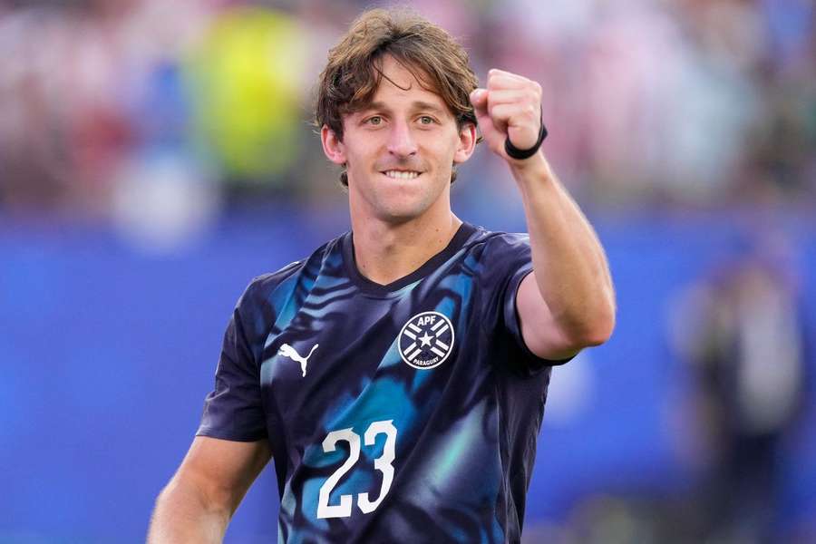 Galarza jogou a última Copa do Mundo pela seleção paraguaia Galarza jogou a última Copa do Mundo pela seleção paraguaia