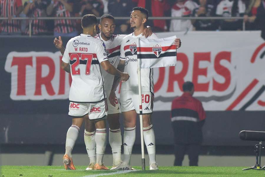 São Paulo chega de classificação na Sul-Americana