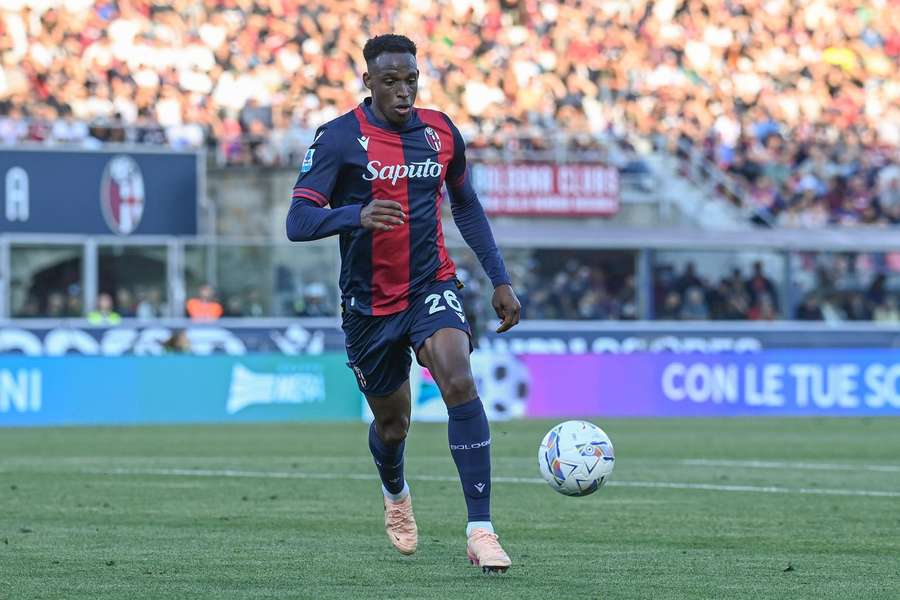 Bournemouth make opening bid for Bologna defender Lucumi 