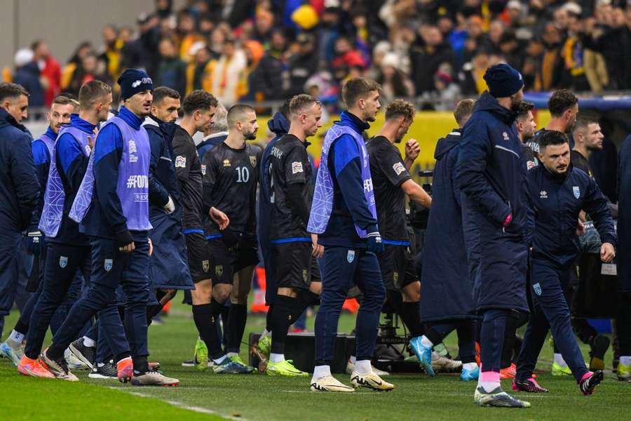 Jucătorii din Kosovo părăsesc terenul la meciul cu România