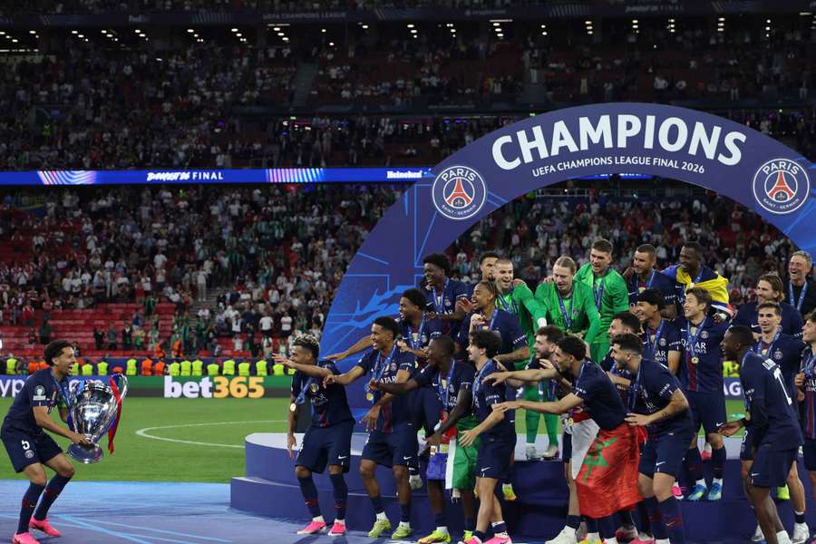 Marquinhos lifts UCL trophy