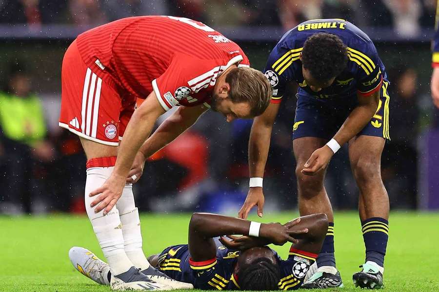 Saka a fost înlocuit încă din prima repriză împotriva lui Bayern München Saka a fost înlocuit încă din prima repriză împotriva lui Bayern München