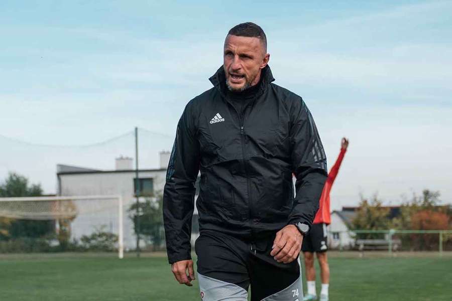 Trenér Dukly Pavel Šustr. Trenér Dukly Pavel Šustr.