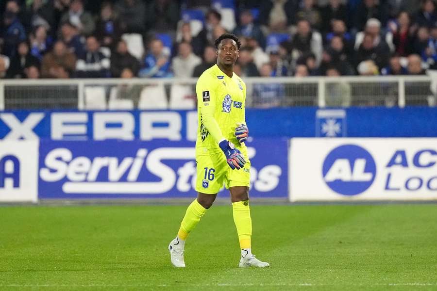 Donovan Léon byl vyloučen už v šesté minutě zápasu.