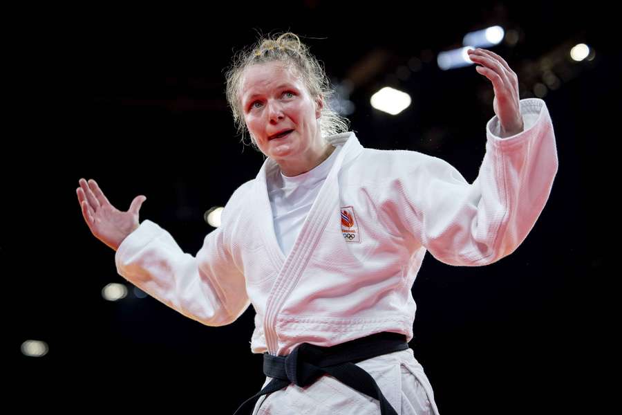 Sanne van Dijke staat in de halve finale op de mat tegen de Kroatische Barbara Matic