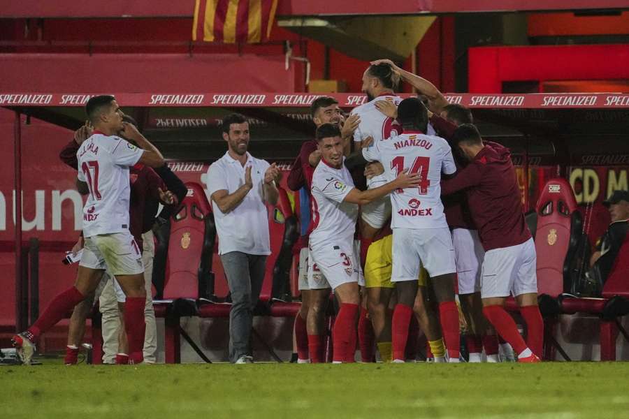 Nemanja Gudelj scored the winner for Sevilla