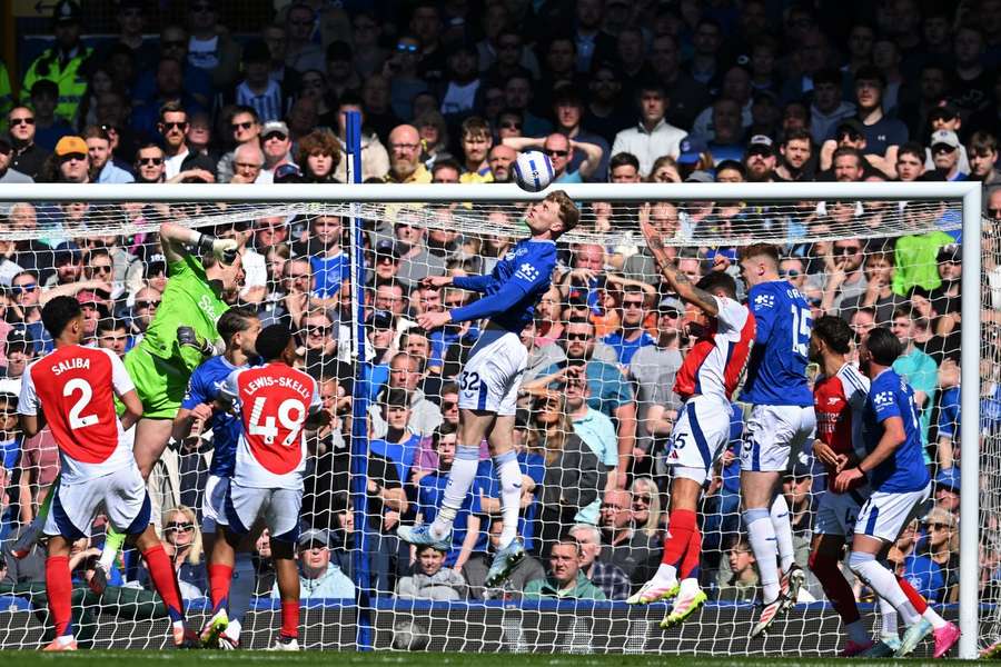 Arsenal esteve a vencer, mas permitiu empate na segunda parte