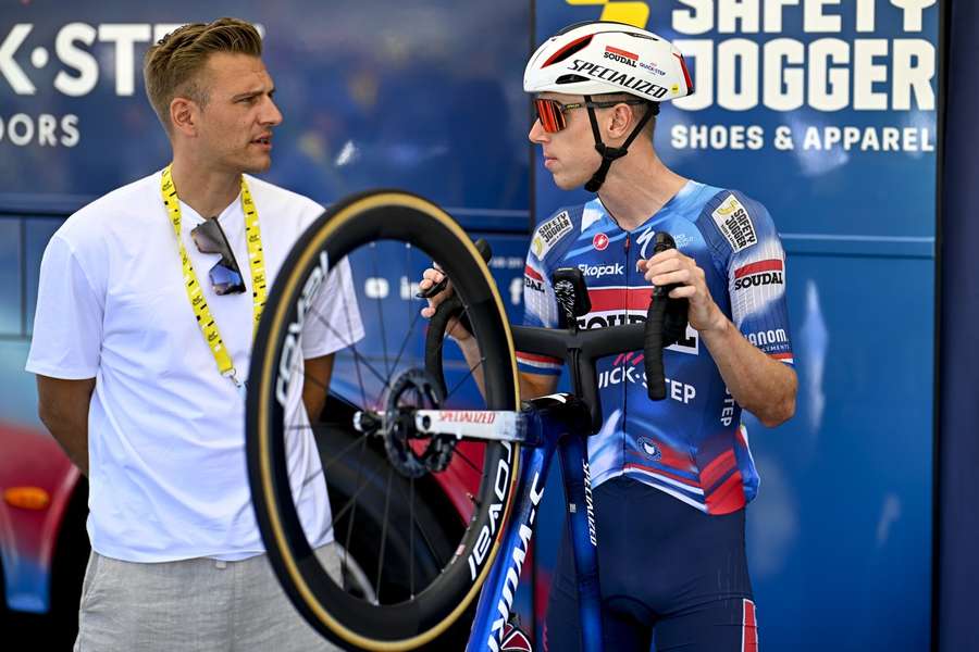 Kittel (l.) im Gespräch mit Pascal Eenkhoorn Kittel (l.) im Gespräch mit Pascal Eenkhoorn