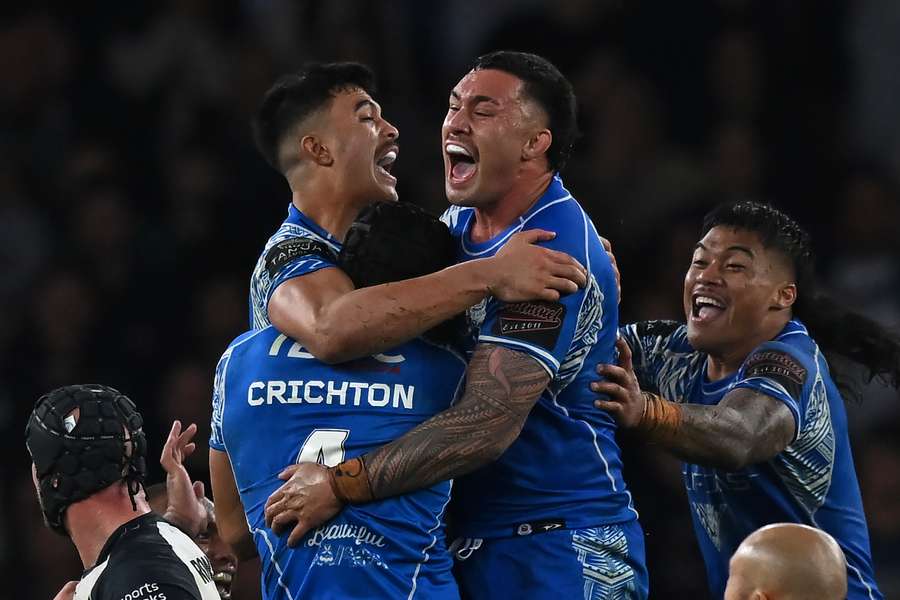 Samoa stun England in epic to reach Rugby League World Cup final