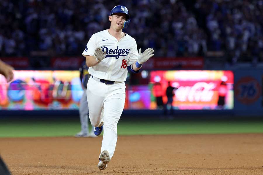 Los Angeles Dodgers catcher Will Smith runs around bases during the seventh inning against the Milwaukee Brewers