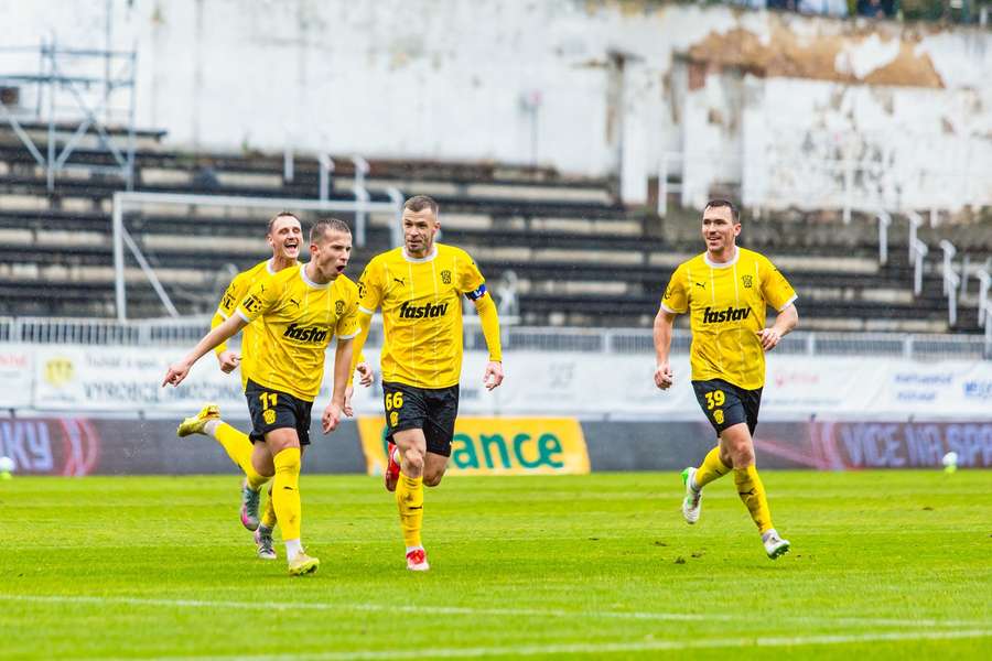 Zbrojovka zvítězila potřetí v řadě. Zbrojovka zvítězila potřetí v řadě.