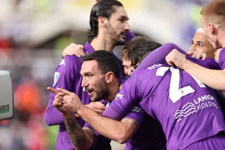 Cataldi celebra su gol
