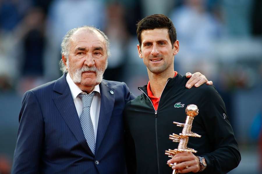 Ion Țiriac, alături de Novak Djokovic, câștigător al turneului de la Madrid în 2019