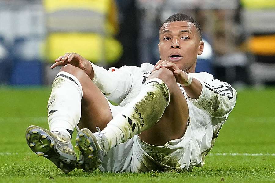 Hiszpańska prasa: Debiut Mbappe w w "domu wariatów" na Bernabeu