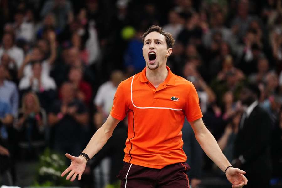 Ugo Humbert célébrant sa qualification.