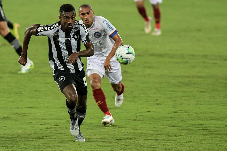 Entusiasmo da torcida com Kalou rapidamente transformou-se em frustração Entusiasmo da torcida com Kalou rapidamente transformou-se em frustração