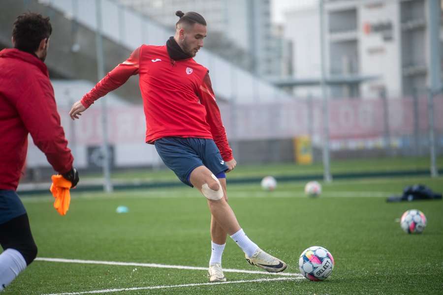 Slavia řeší přetlak v kádru, útočníka Ramu posílá na přestup do Polska za koučem Jarolímem