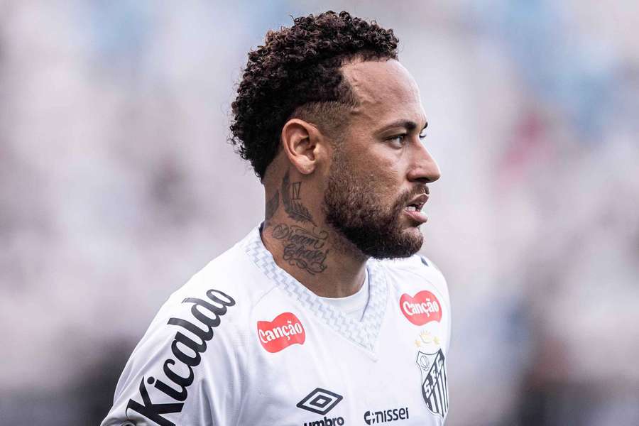 Neymar tem lesão na coxa direita