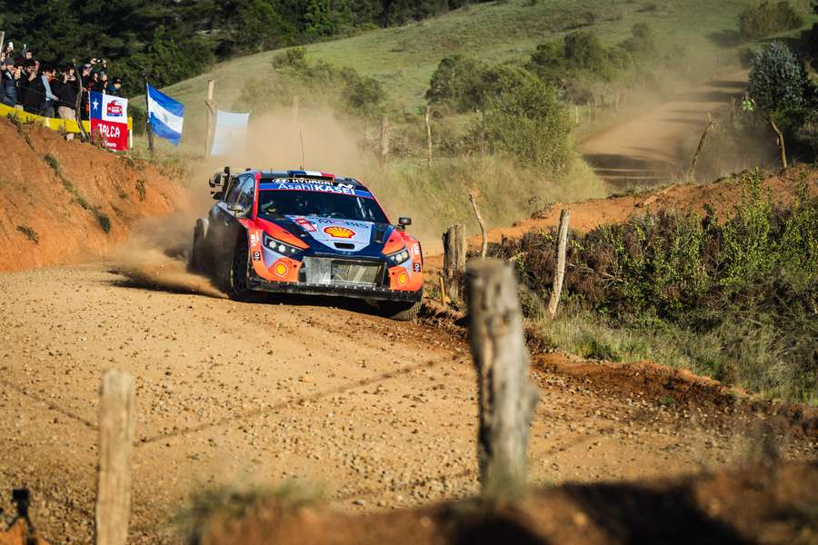 Fourmaux je lídrem Chilské rallye.