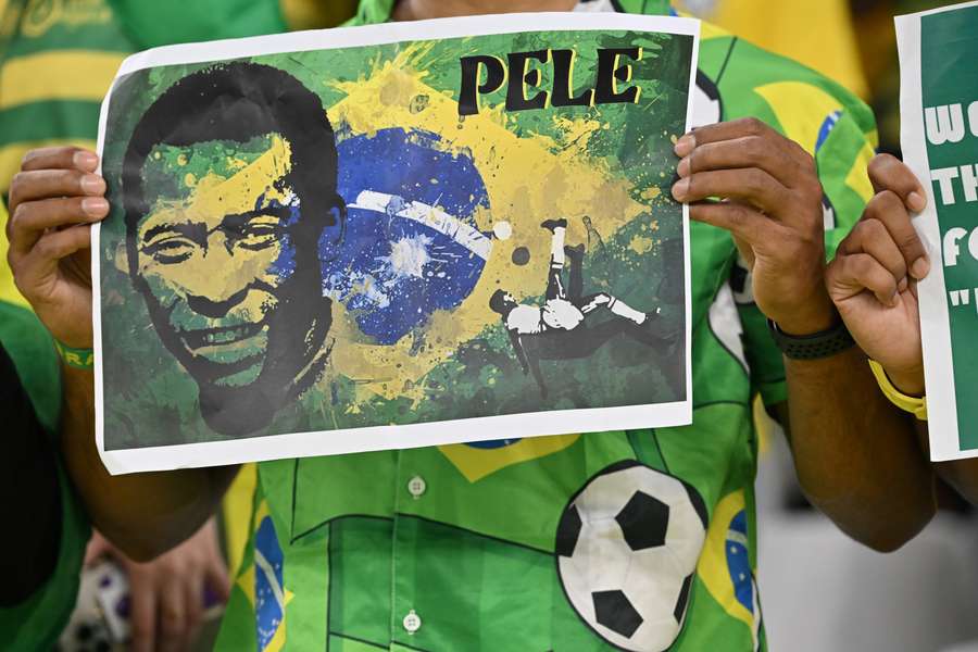 Los apoyos a Pelé no cesan