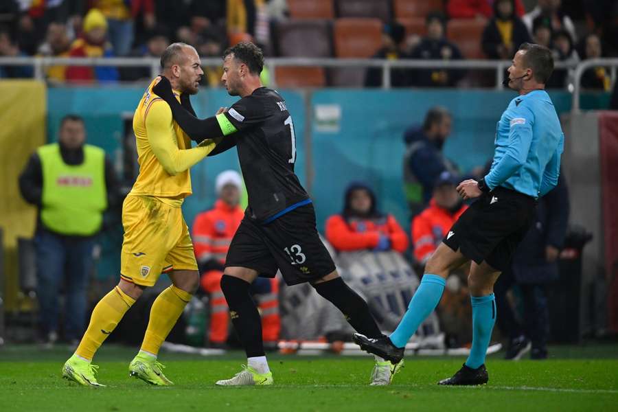 Partida România - Kosovo din ediția 2024/25 a UEFA Nations League a fost marcată de incidente pe teren. dar și în tribune
