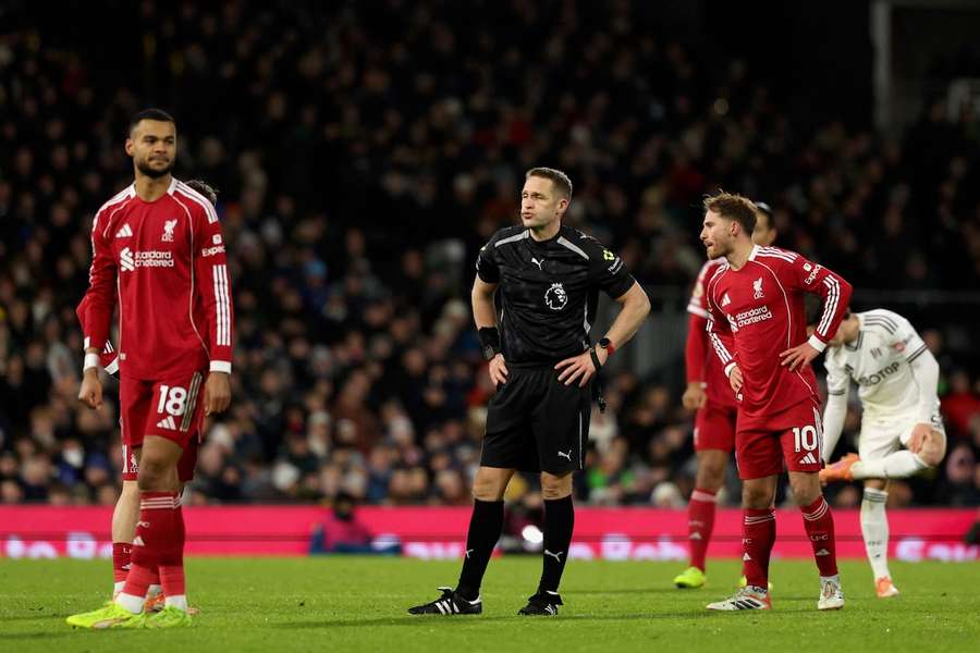 Auch in der Premier League wird regelmäßig über die Abseitsregel interessiert.