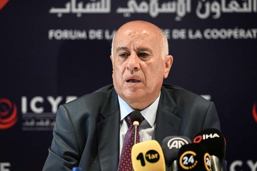 Jibril Rajoub deed het verzoek bij Algerije om er de wedstrijden te spelen